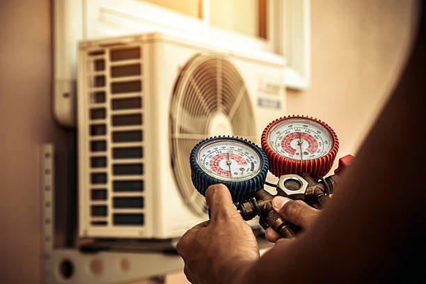 Professional Hvac technician working in Riverdale, UT